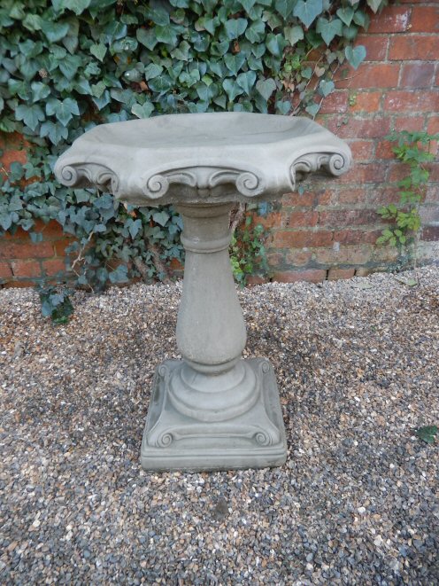 KBB68 Classical Bird Bath